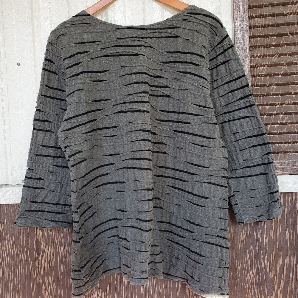 Habitat ripple effect top 2/3 sleeve size XL